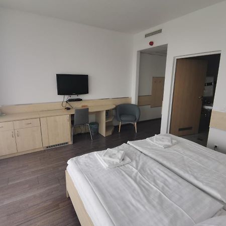 Corner Hotel Angyalfoeld ブダペスト エクステリア 写真